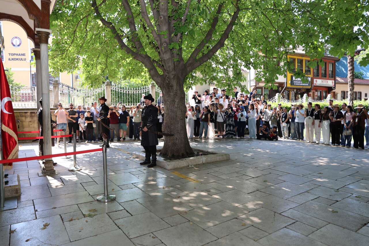 Kitabı okuyan, sınavı geçen YHT ile gidiyor! Konyalı liseliler kuruluşun şehrinde 1